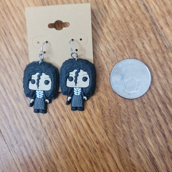 Bellatrix Lestrange Harry Potter Dangle Earrings - Picture 5 of 5